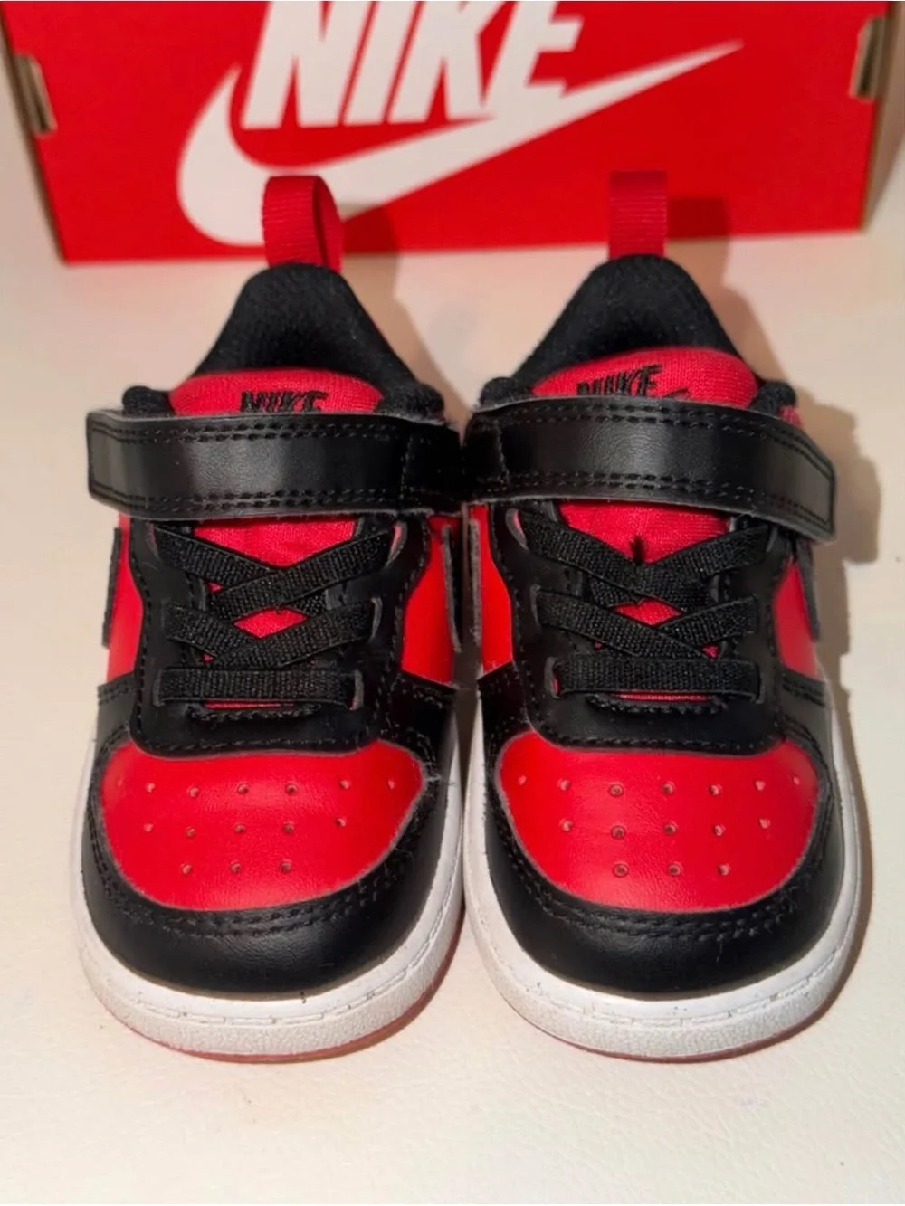 Nike Kids Black & Red Low-Top Sneakers with Hook-and-Loop Strap
